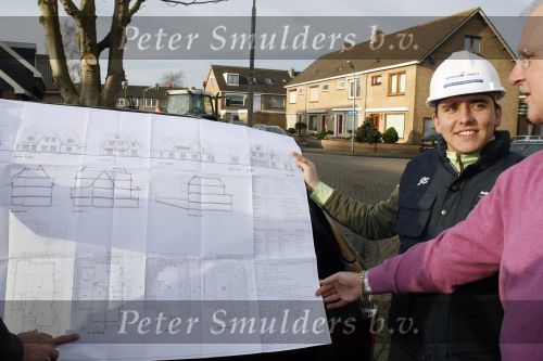 Volendam 17 februari 2007
Jan Smit is bij de sloop van het huis dat hj gekocht heeft. Op deze plek wordt xijn nieuwe huis gebouwd.