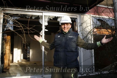 Volendam 17 februari 2007
Jan Smit is bij de sloop van het huis dat hj gekocht heeft. Op deze plek wordt xijn nieuwe huis gebouwd.