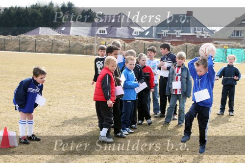 Eindhoven 22 Maart 2006 Uefacup bij vv DBS op bezoek. 
Training jeugdvoetbal
