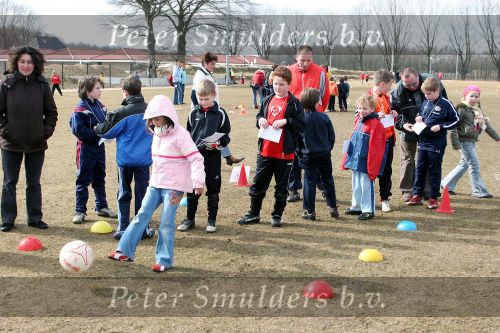 Eindhoven 22 Maart 2006 Uefacup bij vv DBS op bezoek. 
Training jeugdvoetbal