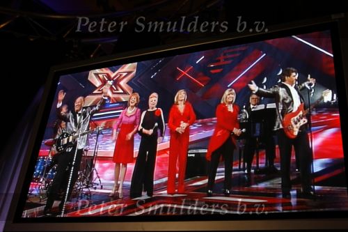 Amsterdam 19 februari 2007
Andre v Duin viert zijn 60e verjaardag in het american hotel. Heel bekend nederland was aanwezig. Joop v d Ende Willeke Alberti Hennie Huisman Rene Froger Simone Kleinsma Corrie v Gorp en Joke Bruijs bij opnames X factor