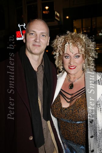 Amsterdam 21 februari 2007
Premiere Dreamgirls in Tuschinski. Karin Bloemen met haar man Marnix
