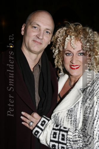 Amsterdam 21 februari 2007
Premiere Dreamgirls in Tuschinski. Karin Bloemen met haar man Marnix