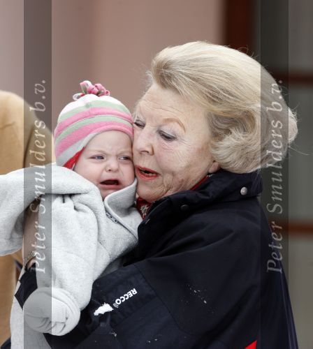 Lech 11 februari 2007
Maxima Prins Willem Alexander Amalia Alexia Koningin Beatrix Prins Constantijn Prinses Laurentien met Prinses Eloise Prins Claus Cazimir en Eleonore op vakatie in Lech.