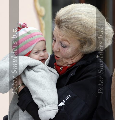 Lech 11 februari 2007
Maxima Prins Willem Alexander Amalia Alexia Koningin Beatrix Prins Constantijn Prinses Laurentien met Prinses Eloise Prins Claus Cazimir en Eleonore op vakatie in Lech.
