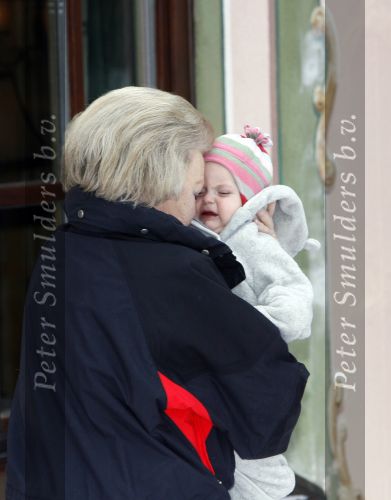 Lech 11 februari 2007
Maxima Prins Willem Alexander Amalia Alexia Koningin Beatrix Prins Constantijn Prinses Laurentien met Prinses Eloise Prins Claus Cazimir en Eleonore op vakatie in Lech.
