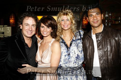 Amsterdam 5 maart 2007
Presentatie nieuwe talpa serie Voetbalvrouwen in Tuschinski. Ruud en Estelle Gullit en Marco en Leontien Borsato.