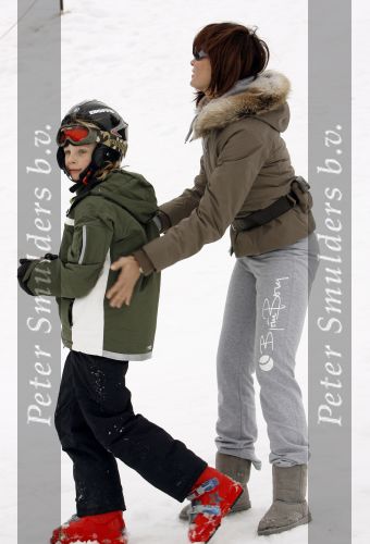 Fiss 25 februari 2007
Marco Borsato en Leontien met senna Jada en Luca op wintersport.