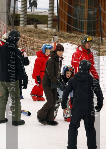 Fiss 25 februari 2007
Ruud Gullit met Estelle Maxim en Joelle en Marco Borsato met Leontien Jada Senna en Luca op wintersport vakantie.