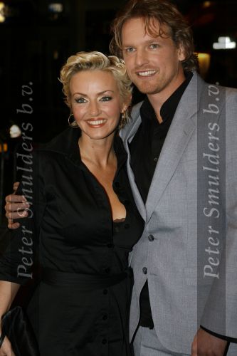 AMSTERDAM 5 maart 2007
Premiere Voebalvrouwen, nieuwe serie Talpa, in Tuschinski. Lone v Rozendaal en Barry Atsma
