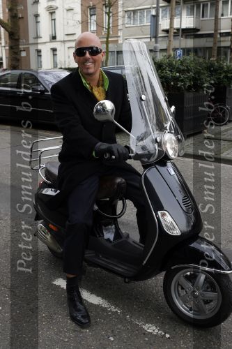Amsterdam 4 maart 2007
Modeshow Frans Molenaar in het Amstel Hotel. Maik de Boer op vespa scooter