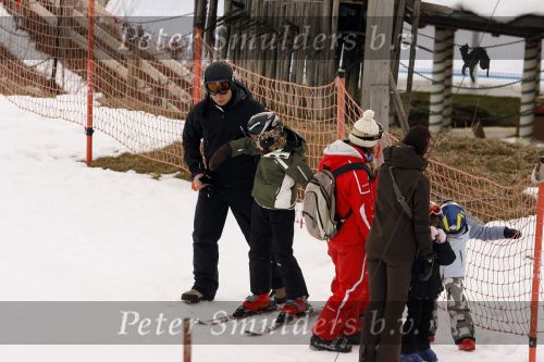 Fiss 25 februari 2007
Ruud Gullit met Estelle Maxim en Joelle en Marco Borsato met Leontine Borsato Jada Senna en Luca op wintersport vakantie.