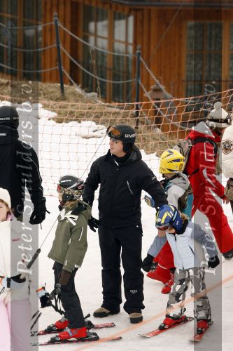 Fiss 25 februari 2007
Ruud Gullit met Estelle Maxim en Joelle en Marco Borsato met Leontien Jada Senna en Luca op wintersport vakantie.