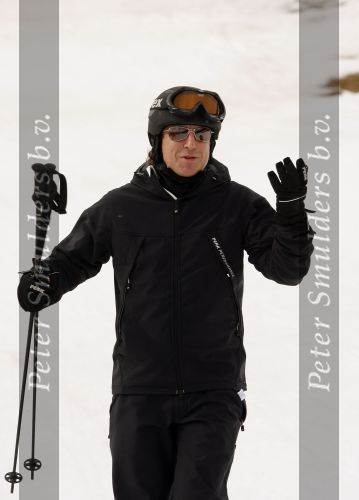 Fiss 25 februari 2007
Ruud Gullit met Estelle Maxim en Joelle en Marco Borsato met Leontine Borsato Jada Senna en Luca op wintersport vakantie.