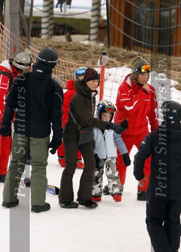 Fiss 25 februari 2007
Ruud Gullit met Estelle Maxim en Joelle en Marco Borsato met Leontien Jada Senna en Luca op wintersport vakantie.