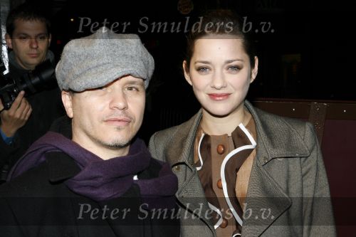 Amsterdam 6 maart 2007
Premiere La Vie en Rose  i Tuschiski. Marion Cotillard met regisseur Olivier Dahan