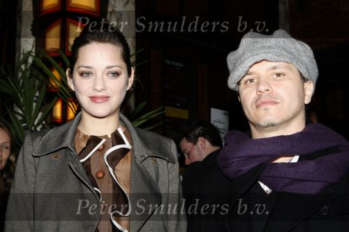 Amsterdam 6 maart 2007
Premiere La Vie en Rose  i Tuschiski. Marion Cotillard met regisseur Olivier Dahan