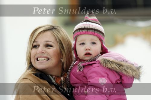 Lech 11 februari 2007
Maxima Prins Willem Alexander Amalia Alexia Koningin Beatrix Prins Constantijn Prinses Laurentien met Prinses Eloise Prins Claus Cazimir en Eleonore op vakatie in Lech.