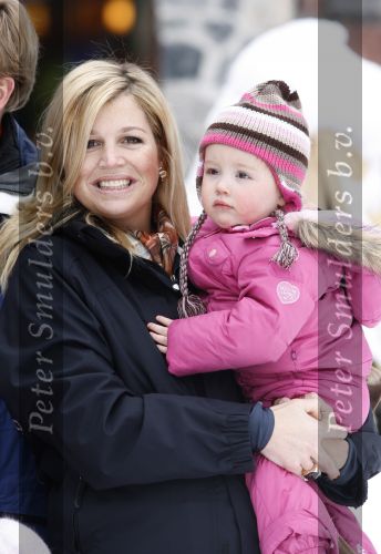 Lech 11 februari 2007
Maxima Prins Willem Alexander Amalia Alexia Koningin Beatrix Prins Constantijn Prinses Laurentien met Prinses Eloise Prins Claus Cazimir en Eleonore op vakatie in Lech.