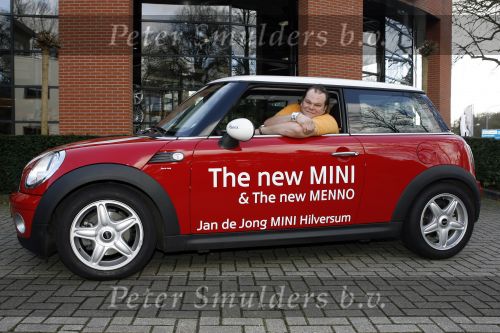 Hilversum 1 maart 2007
Menno Kohler krijgt  zijn mini cooper.