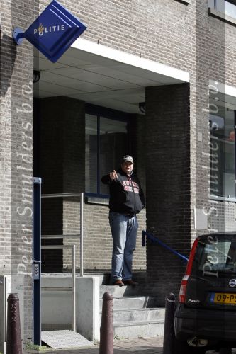 Amsterdam 17 maart 2007
Menno Kohler heeft 5 uur vastgezeten op het politieburo.