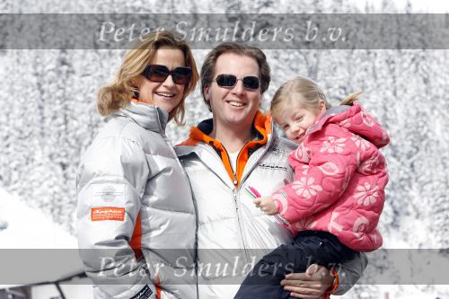 Lech 27 februari 2007
Paulien Huizinga met Michiel Mol en dochter Myrthe op wintersport in Lech.