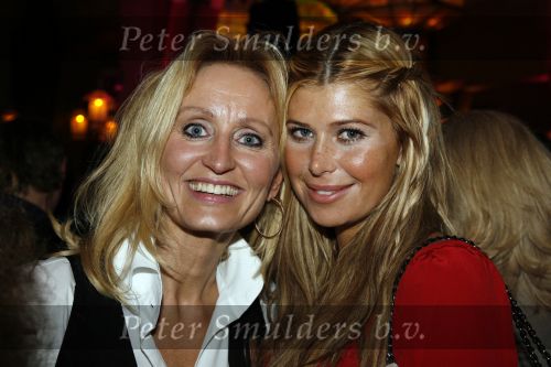 Amsterdam 19 februari 2007
Andre v Duin viert zijn 60e verjaardag in het american hotel. Heel bekend nederland was aanwezig. Estelle Gullit en Natasja Froger
