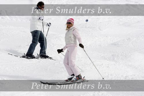 Zurs 27 februari 2007
Rene Froger en natasja op wintersport met hun zoons Diedier en maxim.