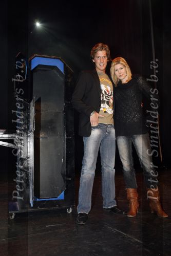 Zaandam 6 maart 2007
Premiere show Nick Nielsen. Nick doet een act met Maud Mulder (idols).