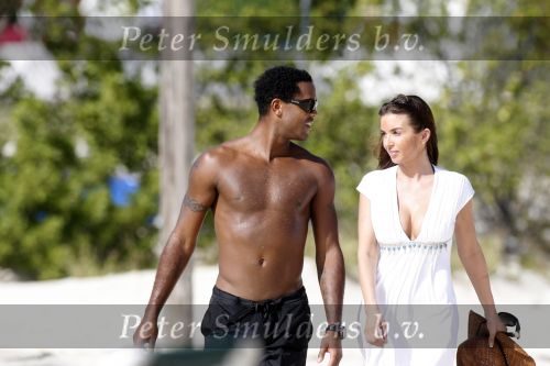 Curacao 6 januari 2006
Patrick Kluivert en Rossana Lima op het strand.