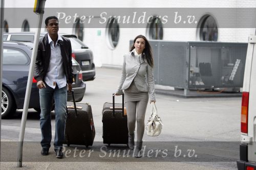 Schiphol 23 maart 2007
Patrick Kluivert en zijn zwangere vriendin Rossana Lima op schiphol .
Peter Smulders bv