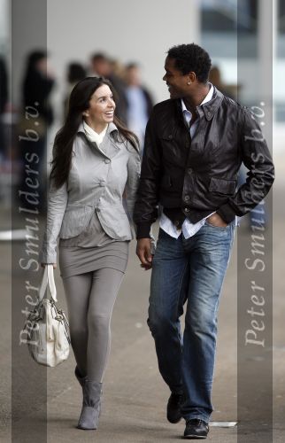 Schiphol 23 maart 2007
Patrick Kluivert en zijn zwangere vriendin Rossana Lima op schiphol .