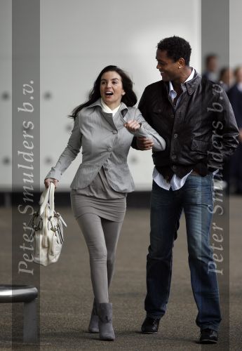 Schiphol 23 maart 2007
Patrick Kluivert en zijn zwangere vriendin Rossana Lima op schiphol .