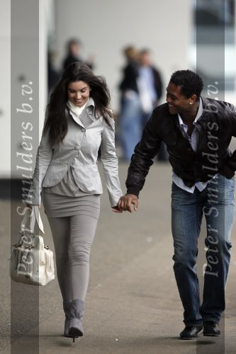 Schiphol 23 maart 2007
Patrick Kluivert en zijn zwangere vriendin Rossana Lima op schiphol .