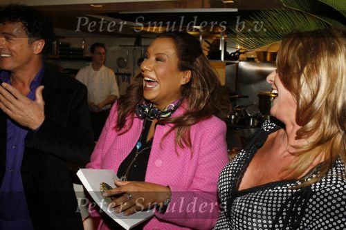 Naardebn 16 februari 2007
Patty Brard bij de presentatie van het boek van Jurgen Smit bij restaurant Promer.