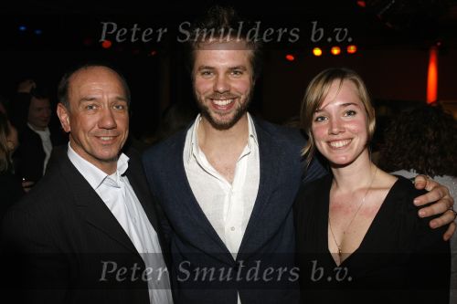 Den Haag 17 maart 2007
Premiere de eeuw van mijn dochter met Thijs Romer en Eva Duijvestein. Thijs met zijn vader Peter en zus Nienke Romer