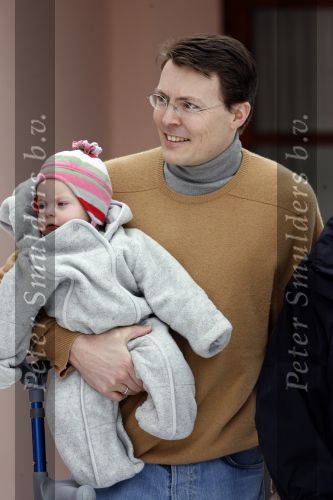 Lech 11 februari 2007
Maxima Prins Willem Alexander Amalia Alexia Koningin Beatrix Prins Constantijn Prinses Laurentien met Prinses Eloise Prins Claus Cazimir en Eleonore op vakatie in Lech.