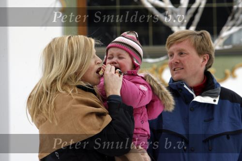 Lech 11 februari 2007
Maxima Prins Willem Alexander Amalia Alexia Koningin Beatrix Prins Constantijn Prinses Laurentien met Prinses Eloise Prins Claus Cazimir en Eleonore op vakatie in Lech.