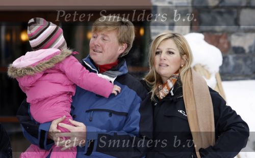 Lech 11 februari 2007
Maxima Prins Willem Alexander Amalia Alexia Koningin Beatrix Prins Constantijn Prinses Laurentien met Prinses Eloise Prins Claus Cazimir en Eleonore op vakatie in Lech.