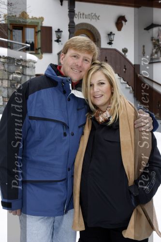 Lech 11 februari 2007
Maxima Prins Willem Alexander Amalia Alexia Koningin Beatrix Prins Constantijn Prinses Laurentien met Prinses Eloise Prins Claus Cazimir en Eleonore op vakatie in Lech.