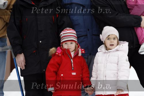 Lech 11 februari 2007
Maxima Prins Willem Alexander Amalia Alexia Koningin Beatrix Prins Constantijn Prinses Laurentien met Prinses Eloise Prins Claus Cazimir en Eleonore op vakatie in Lech.