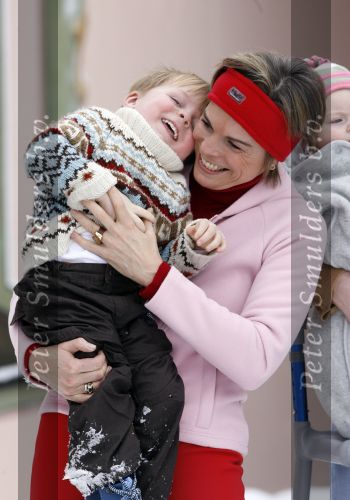 Lech 11 februari 2007
Maxima Prins Willem Alexander Amalia Alexia Koningin Beatrix Prins Constantijn Prinses Laurentien met Prinses Eloise Prins Claus Cazimir en Eleonore op vakatie in Lech.