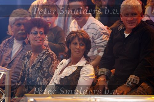 Hilversum 17 maart 2007
Eerste aflevering van So you wannabe a popstar van sbs 6. rachel Hazes met haar ouders op de tribune voor haar dochter Roxeanne die mee doet