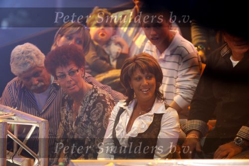 Hilversum 17 maart 2007
Eerste aflevering van So you wannabe a popstar van sbs 6. rachel Hazes met haar ouders op de tribune voor haar dochter Roxeanne die mee doet