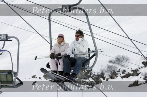 Zurs 27 februari 2007
Rene Froger en natasja op wintersport met hun zoons Diedier en maxim.