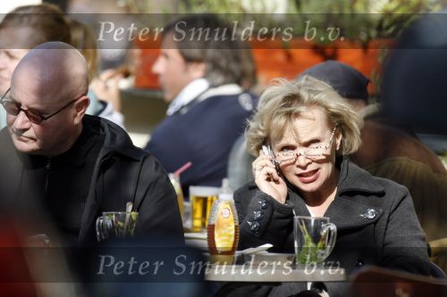 Amsterdam 11 maart 2007
Renee Soutendijk met haar man Ted Lensen op terras.