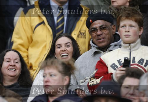 Eindhoven, 18 Maart 2007
Bij de wedstrijd PSV-AJAX met een eindstand van 1-5 op de tribune de vriendin van Patrick Kluivert, Rosanna Lima met haar moeder (?) en de vader van Patrick, Kenneth Kluivert