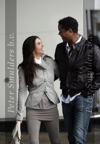 Schiphol 23 maart 2007
Patrick Kluivert en zijn zwangere vriendin Rossana Lima op schiphol .
