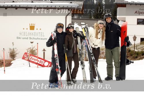 Fiss 25 februari 2007
Ruud Gullit met Estelle Joelle en Maxima op wintersport met Marco Borsato en leontien Jada Senna en Luca.