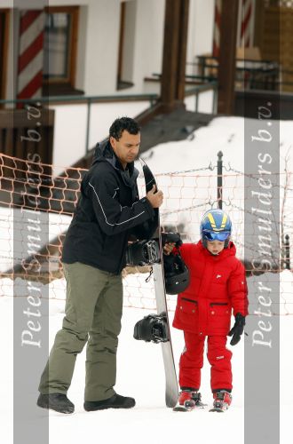 Fiss 25 februari 2007
Ruud Gullit met Estelle Maxim en Joelle en Marco Borsato met Leontien Jada Senna en Luca op wintersport vakantie.